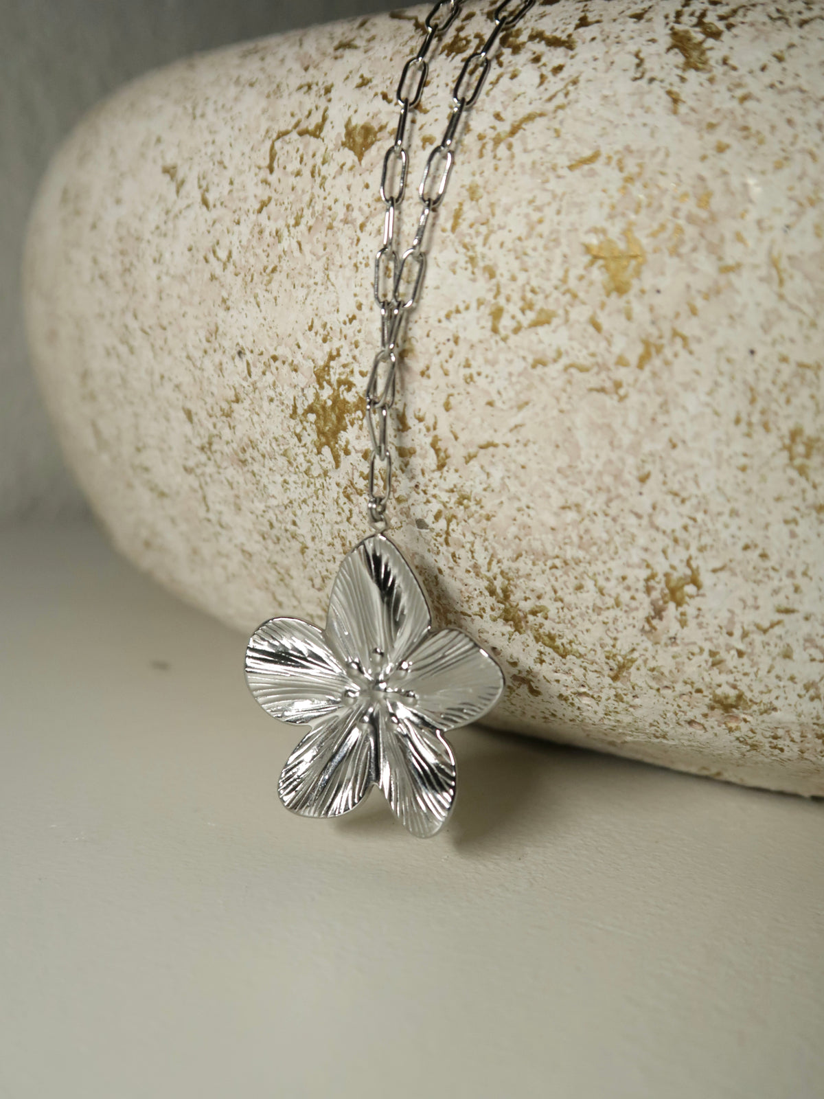 Stainless steel ketting bloem