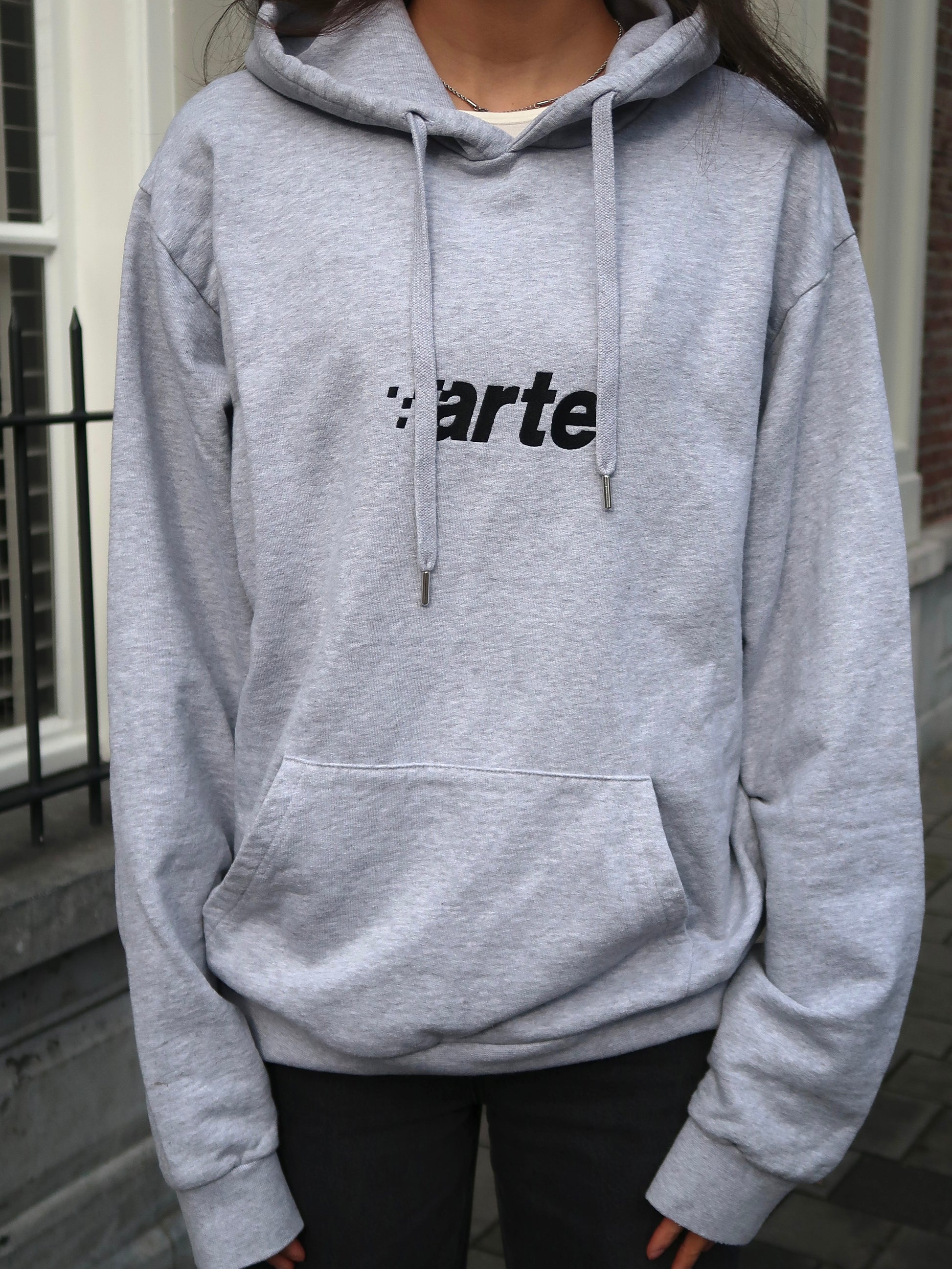 Vintage Arte grijze hoodie zwart geborduurd logo maat M oversized | e4vintage