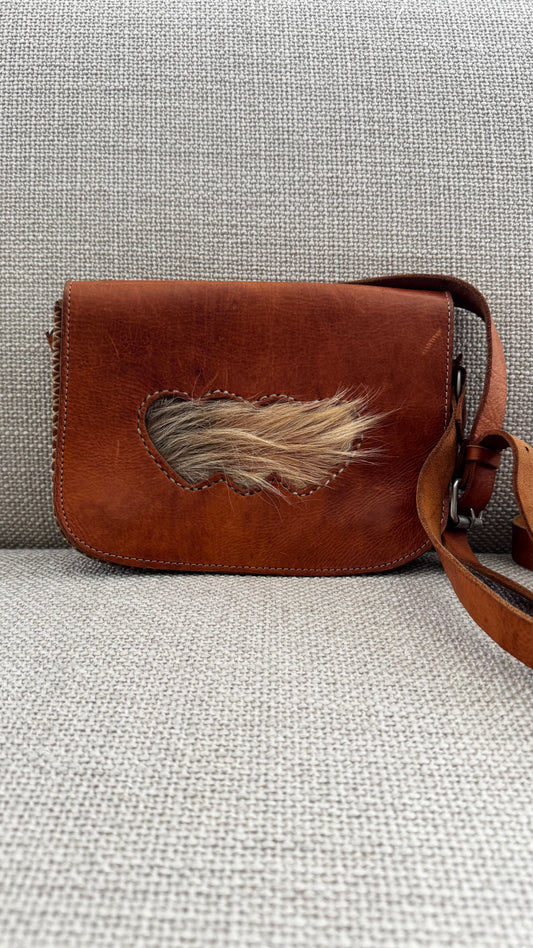 Vintage leren schoudertas bruin koeharen verstelbaar | E4vintage